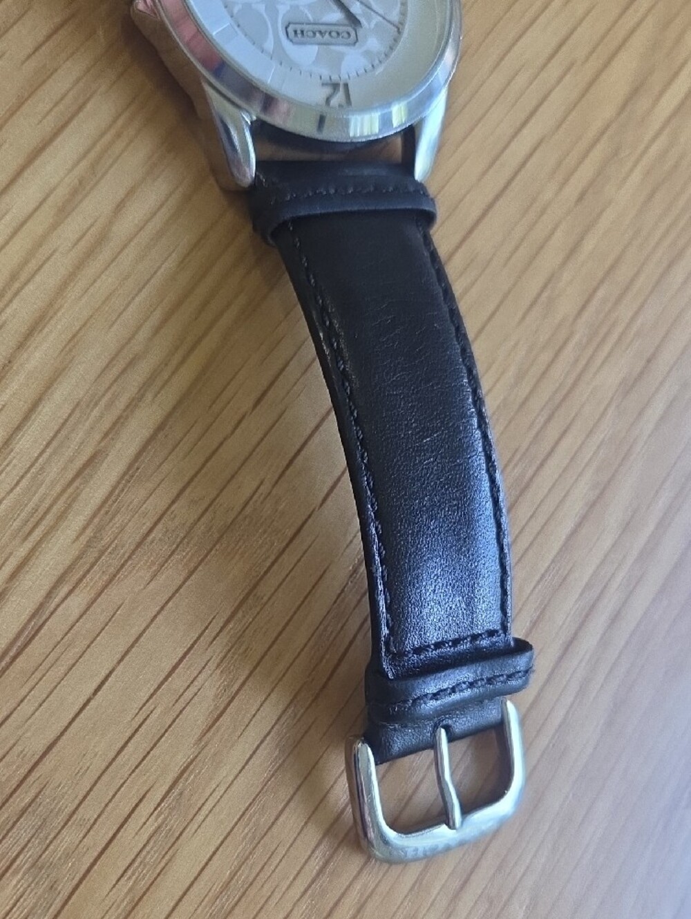 COACH Classic Women's Black Leather Strap Watch – White Signature Dial - Picture 7 of 11